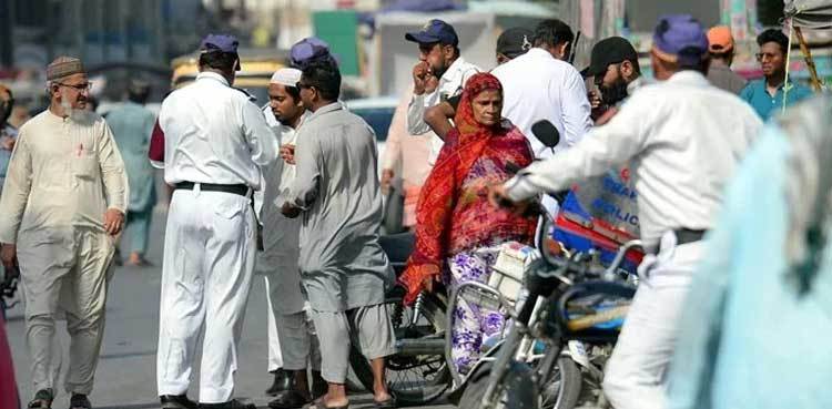 Karachi Police Crack Down on E‑Challan Violators