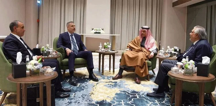 Pakistan Hosts Urgent Talks on Iran‑US Tensions